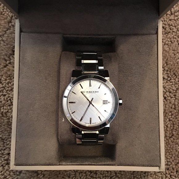 Burberry watch - Picture 6 of 8